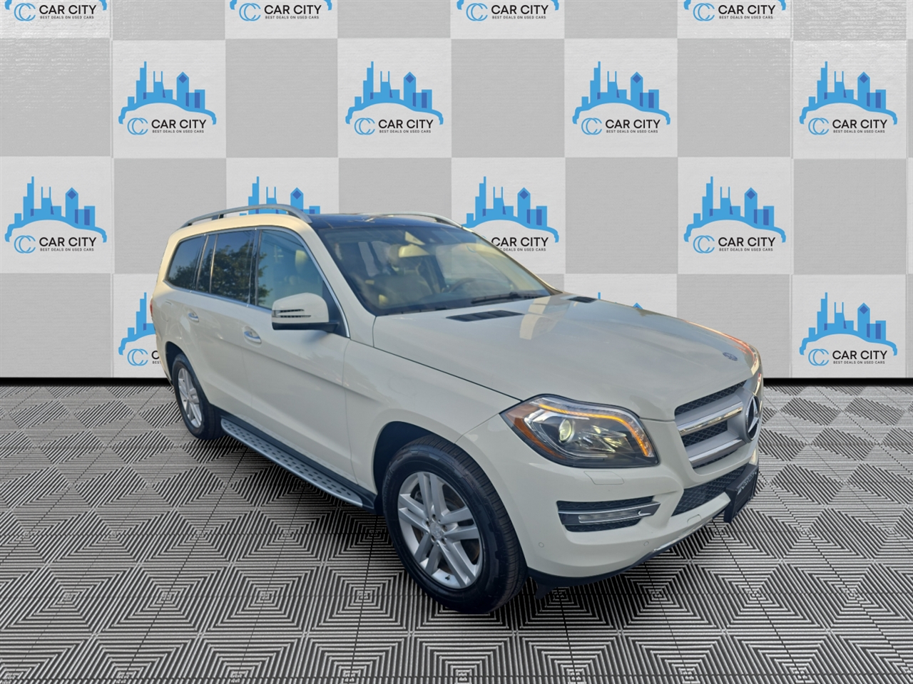 2013 Mercedes Benz GL 450 photo 22