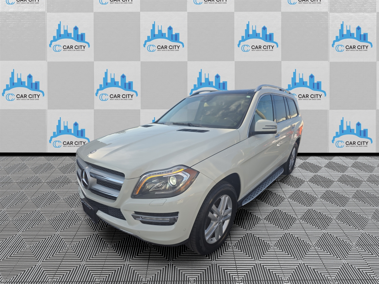 2013 Mercedes Benz GL 450 photo 32