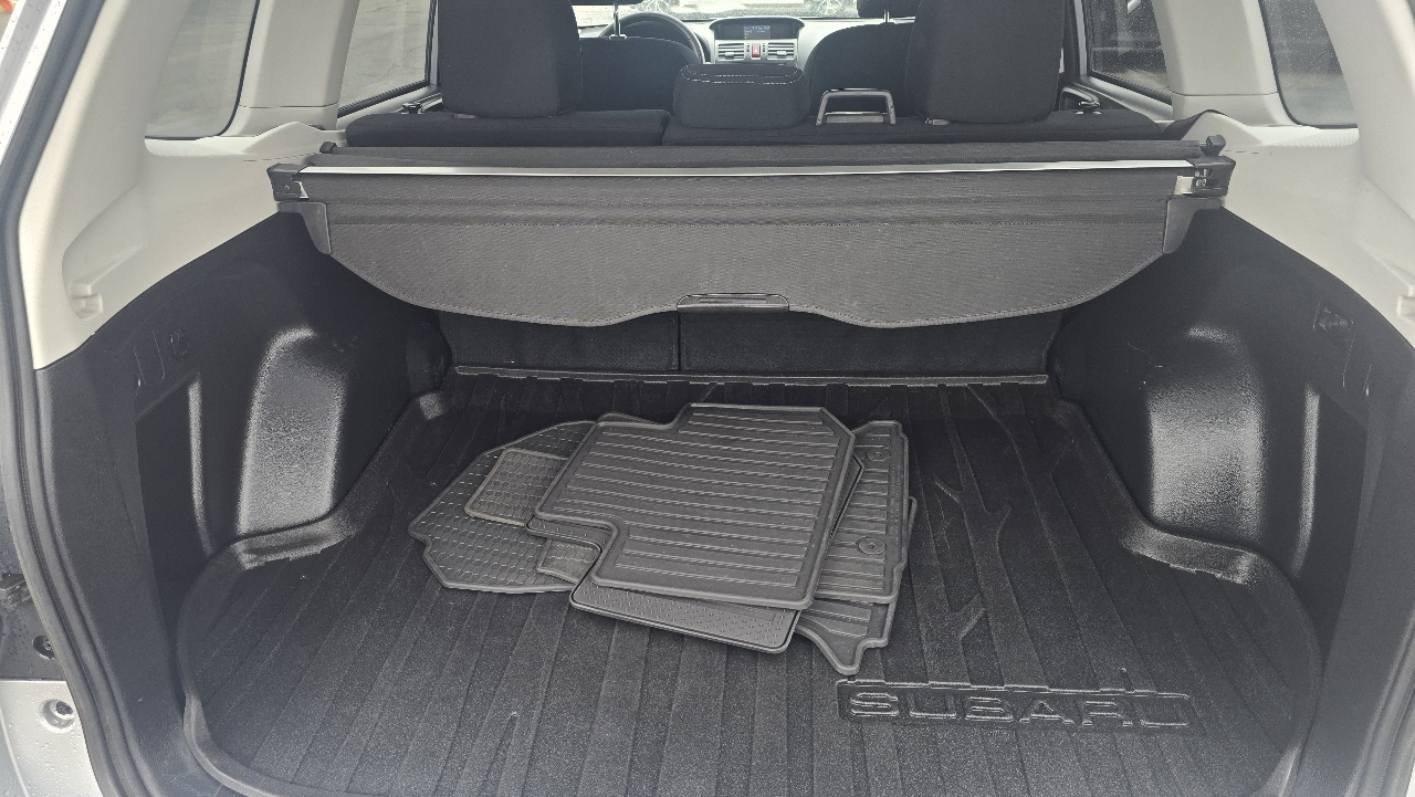 2014 Subaru Forester 2.5i Premium photo 9