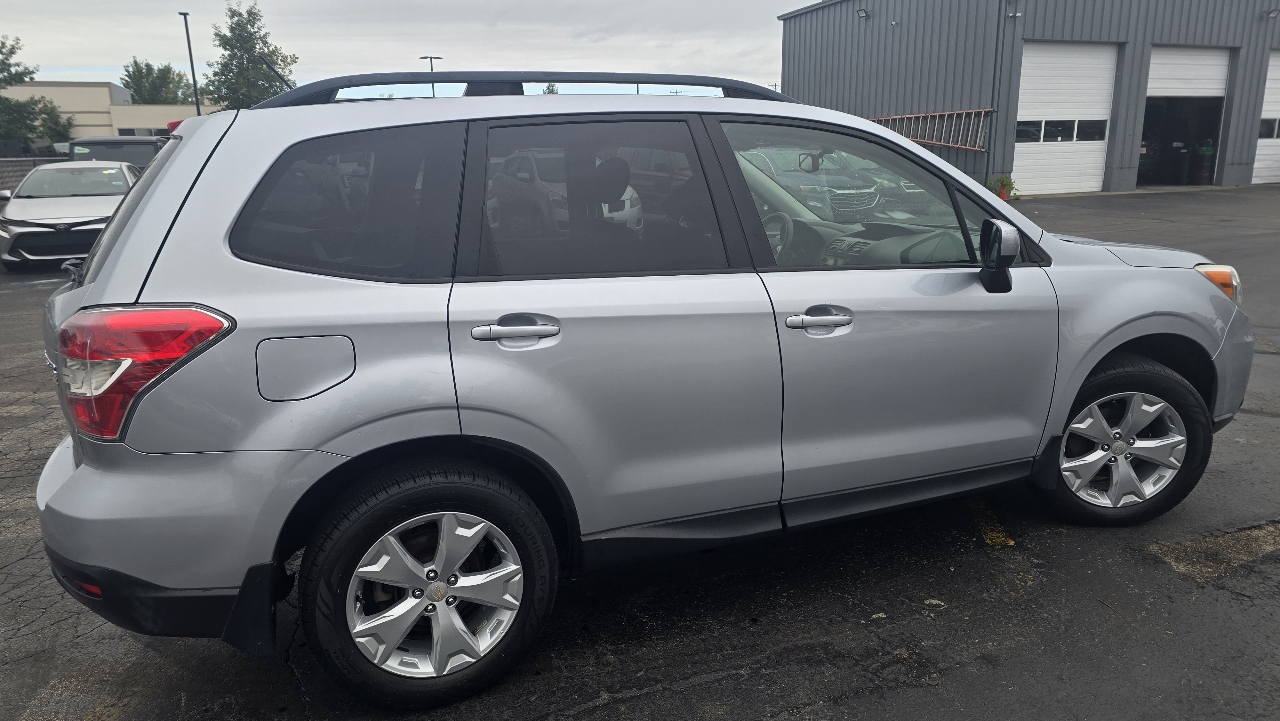 2014 Subaru Forester 2.5i Premium photo 13