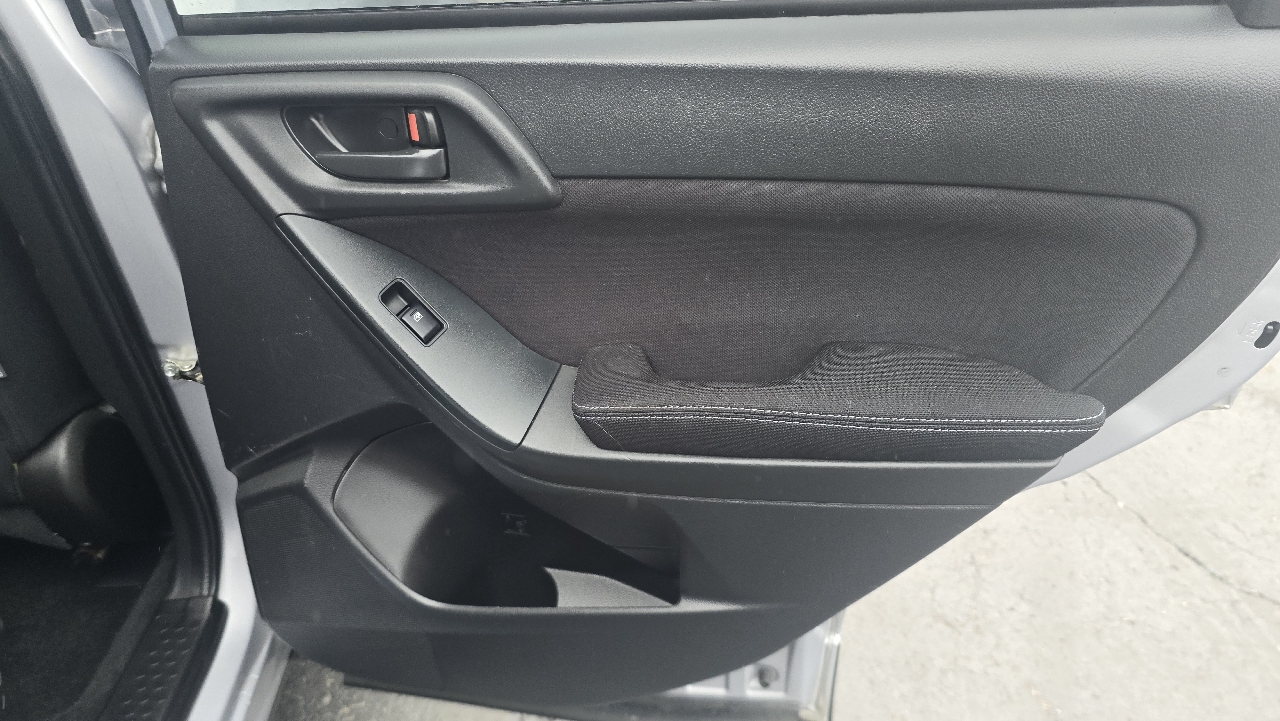 2014 Subaru Forester 2.5i Premium photo 25