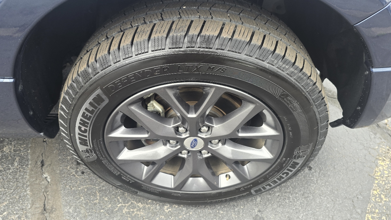 2017 Ford Expedition Limited photo 23