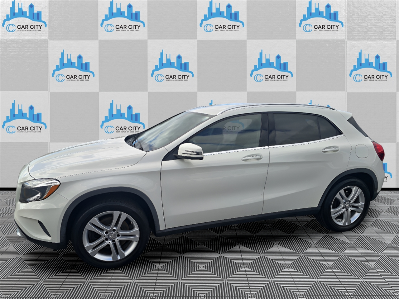 Mercedes-Benz GLA-Class GLA250 4MATIC 2016