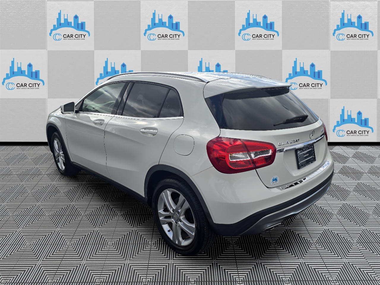Mercedes-Benz GLA-Class GLA250 4MATIC 2016