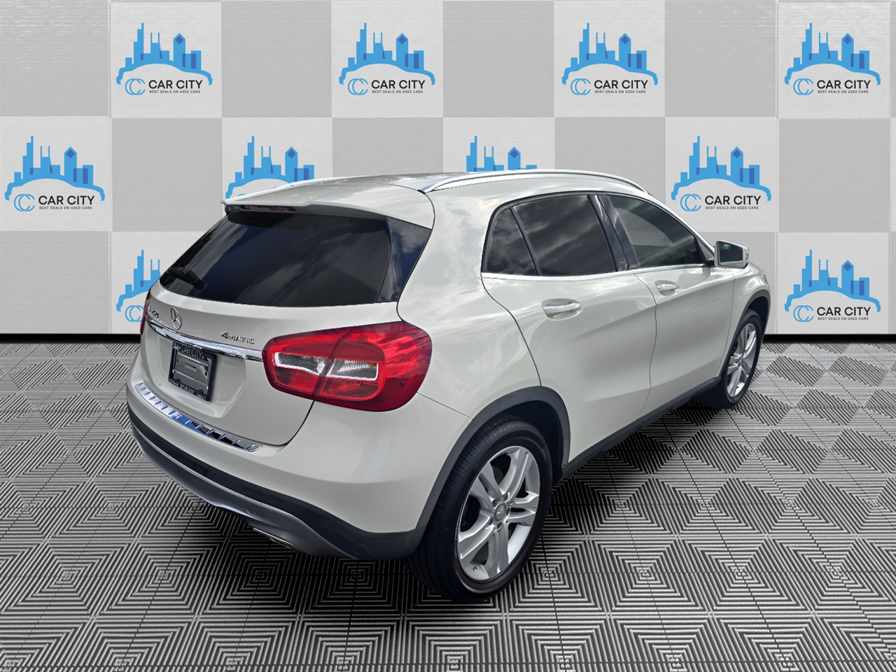 Mercedes-Benz GLA-Class GLA250 4MATIC 2016