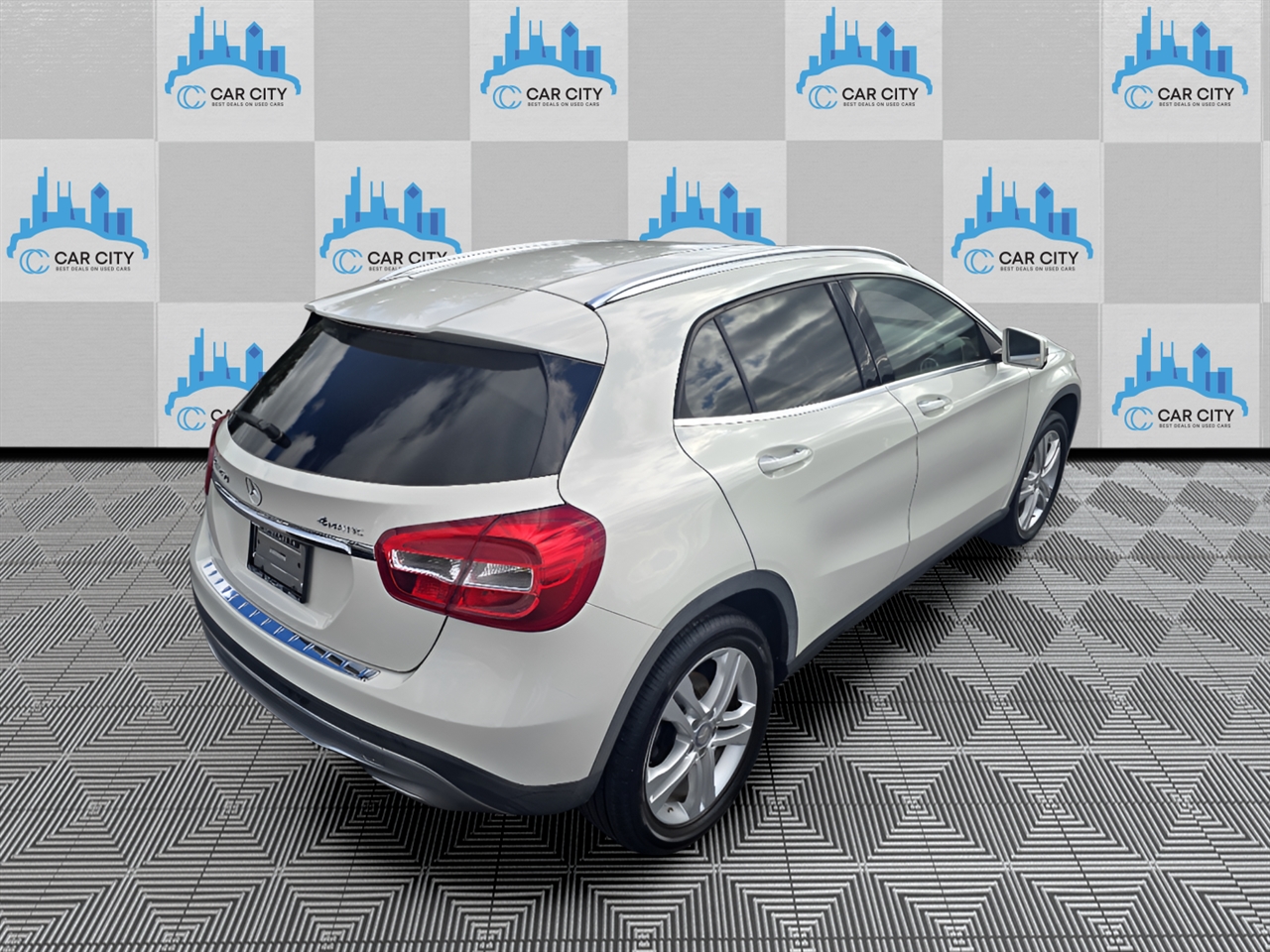 Mercedes-Benz GLA-Class GLA250 4MATIC 2016