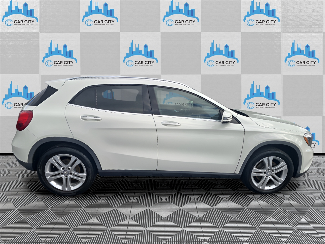 Mercedes-Benz GLA-Class GLA250 4MATIC 2016