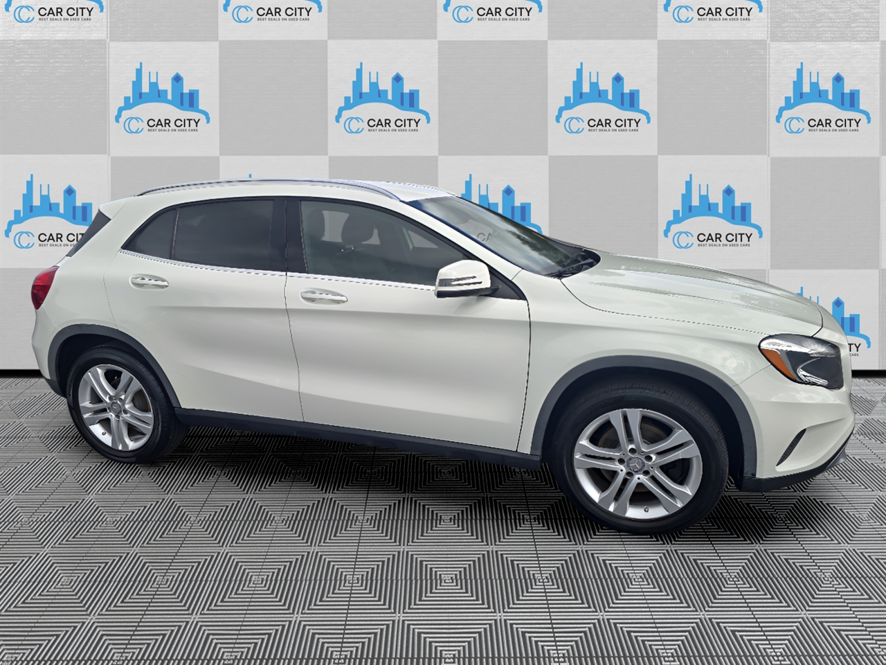 Mercedes-Benz GLA-Class GLA250 4MATIC 2016
