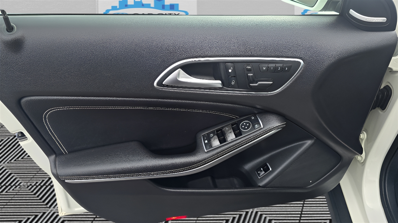 Mercedes-Benz GLA-Class GLA250 4MATIC 2016