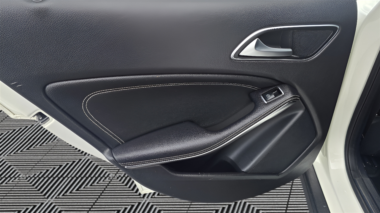 Mercedes-Benz GLA-Class GLA250 4MATIC 2016