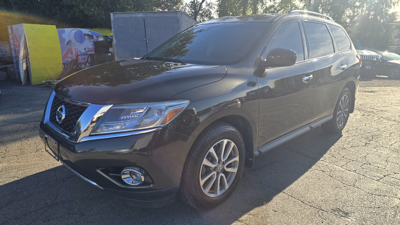 Nissan Pathfinder SV 4WD 2015