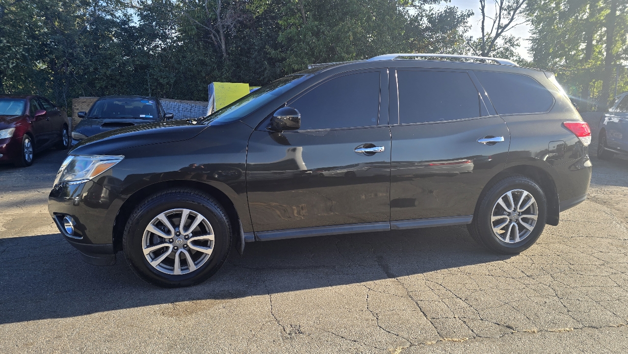 Nissan Pathfinder SV 4WD 2015