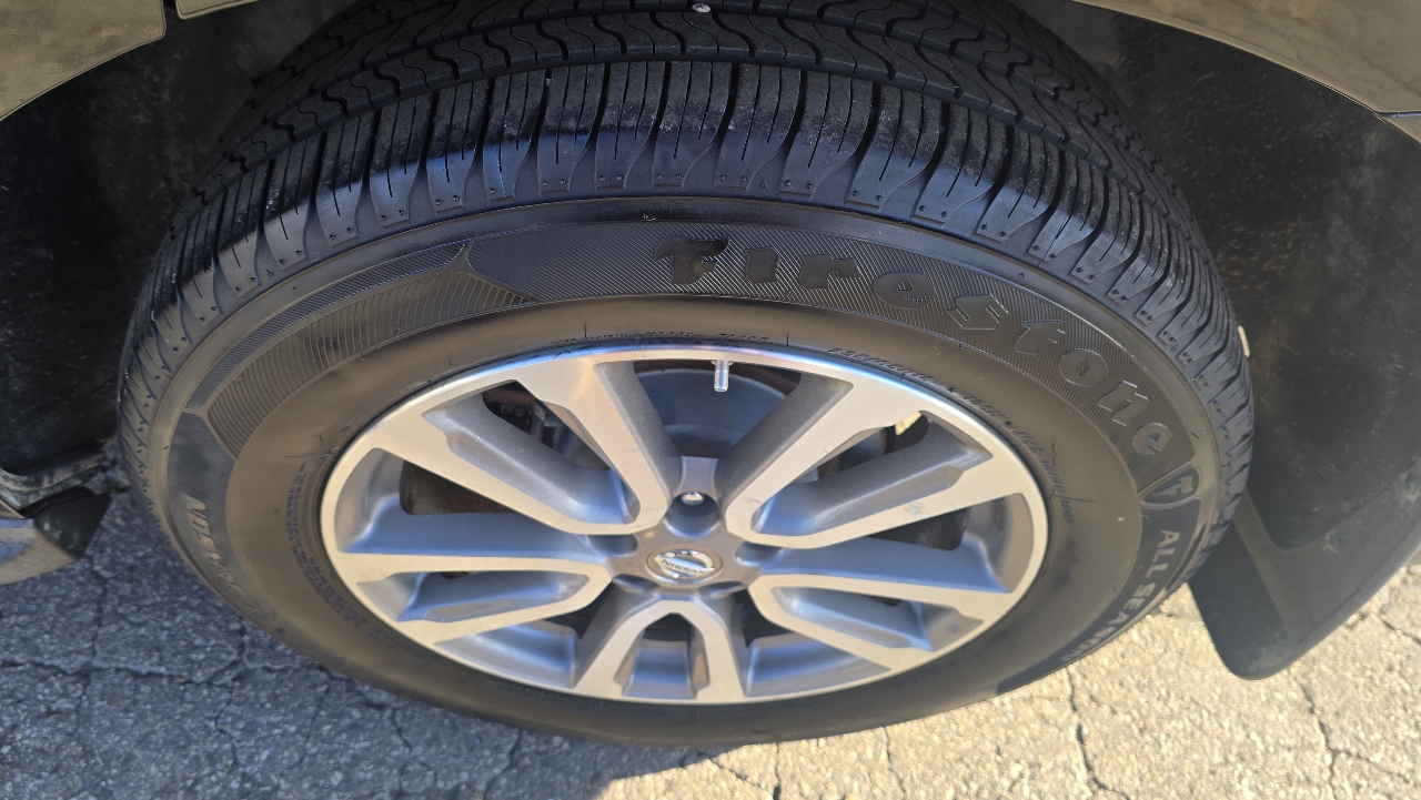 Nissan Pathfinder SV 4WD 2015