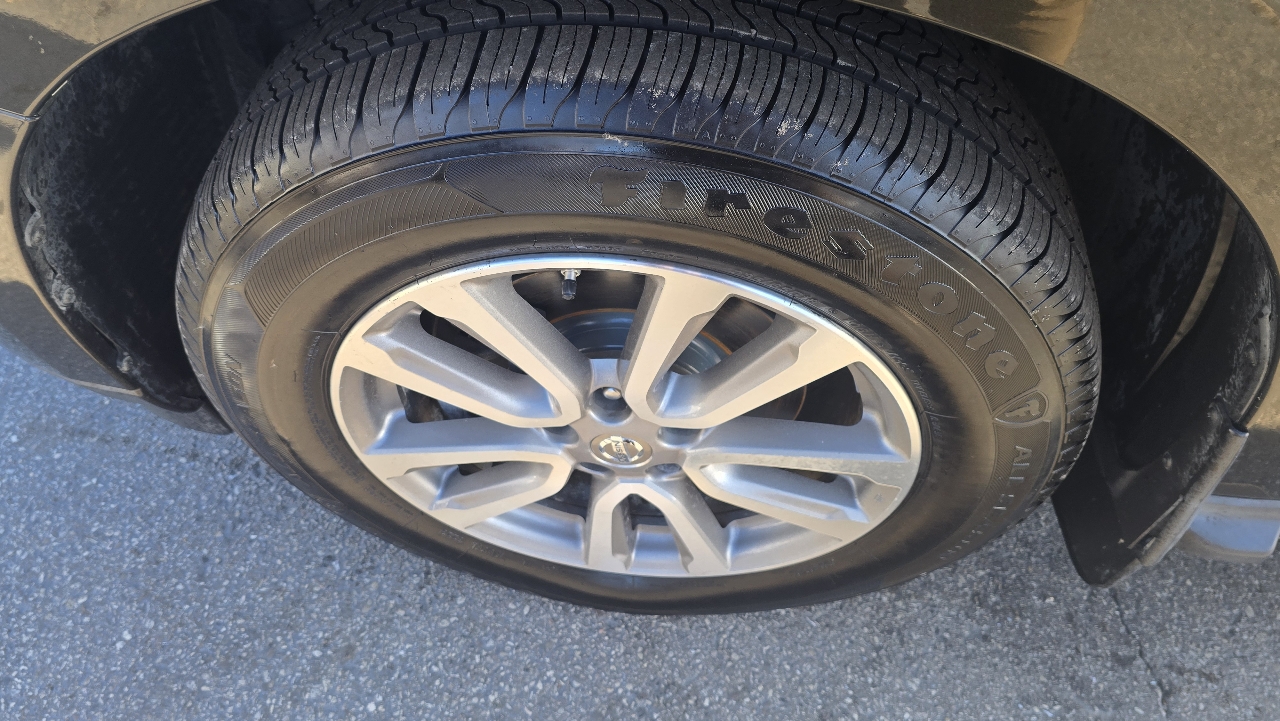 Nissan Pathfinder SV 4WD 2015