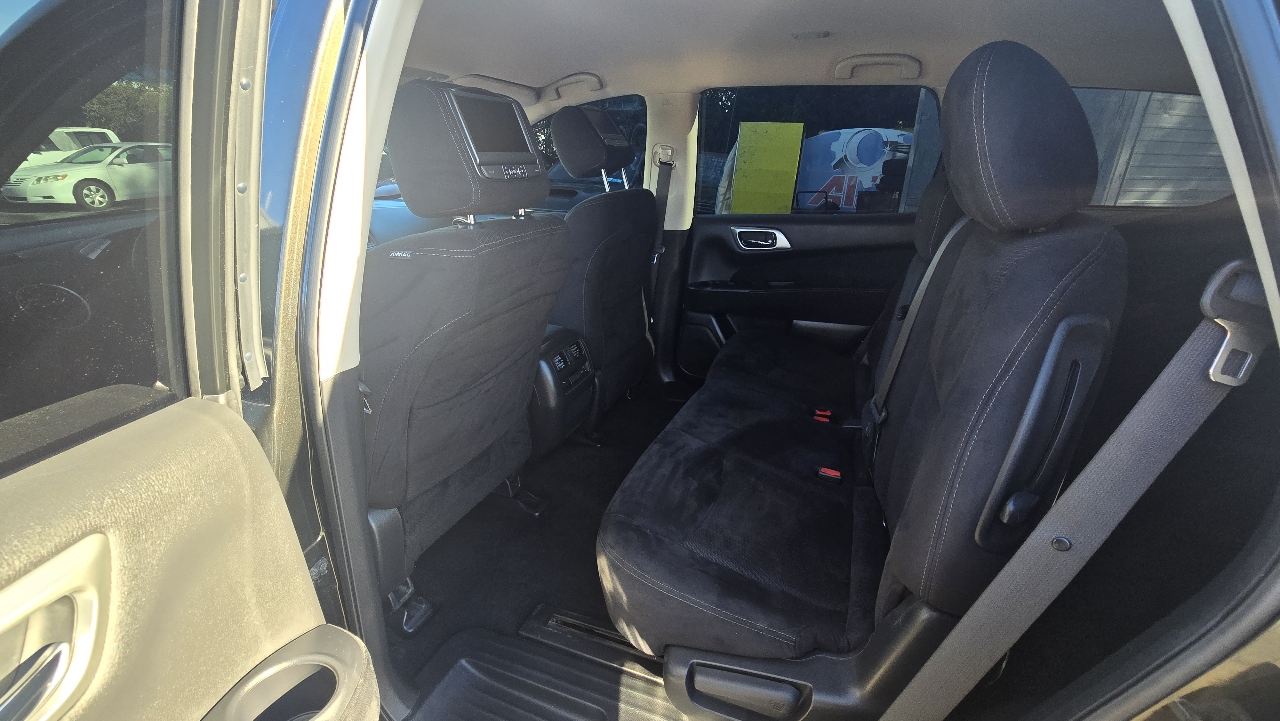 Nissan Pathfinder SV 4WD 2015