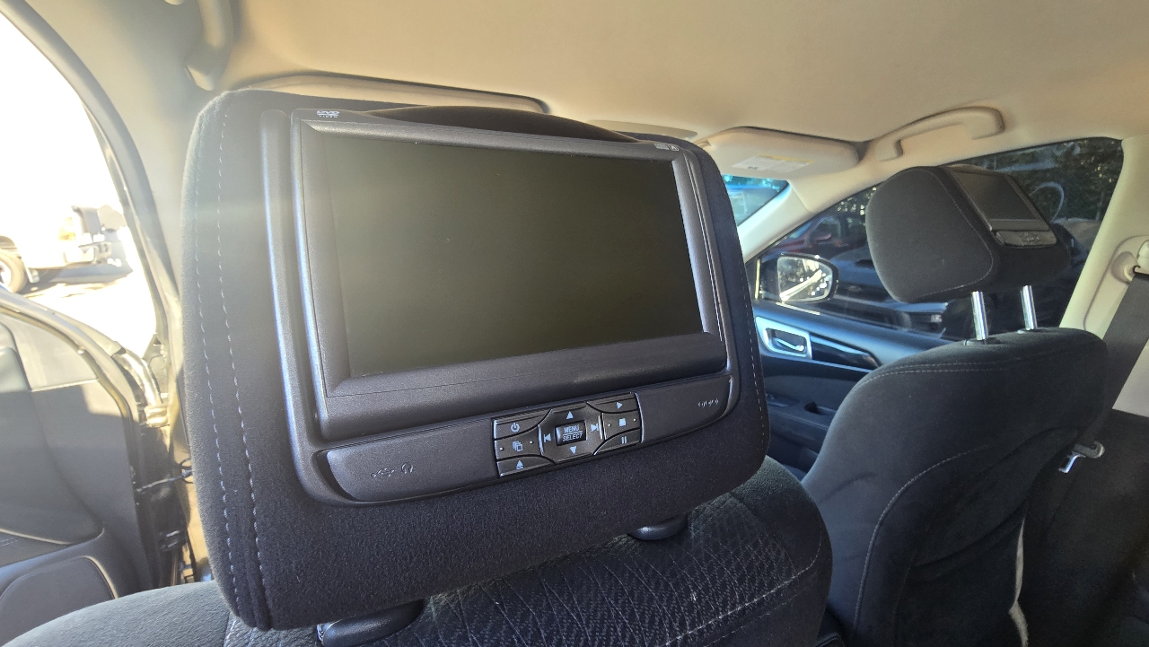 Nissan Pathfinder SV 4WD 2015