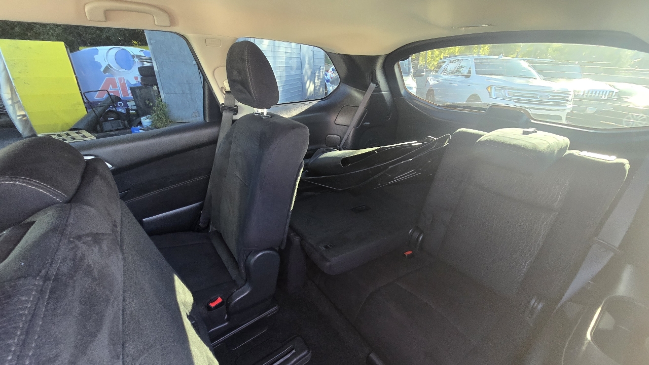 Nissan Pathfinder SV 4WD 2015