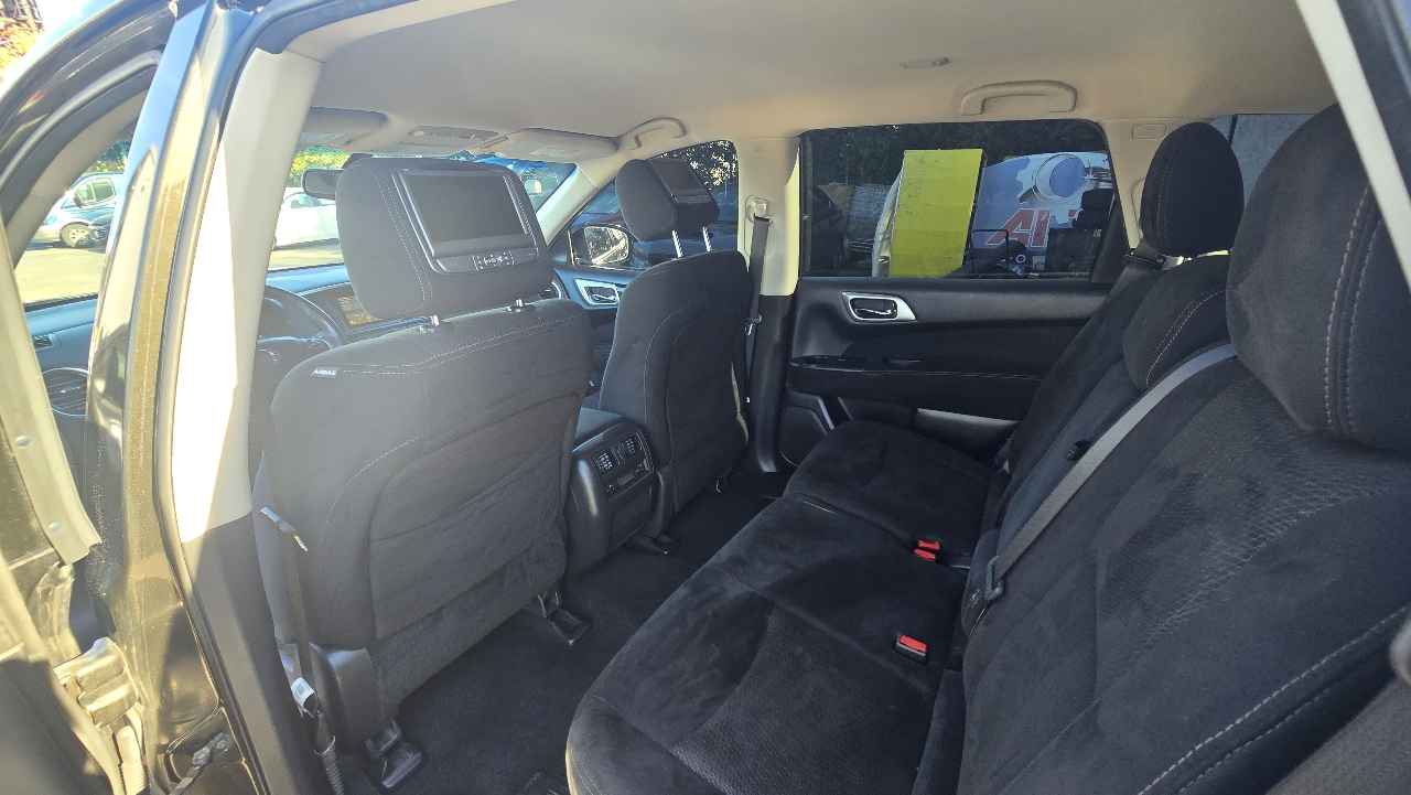 Nissan Pathfinder SV 4WD 2015