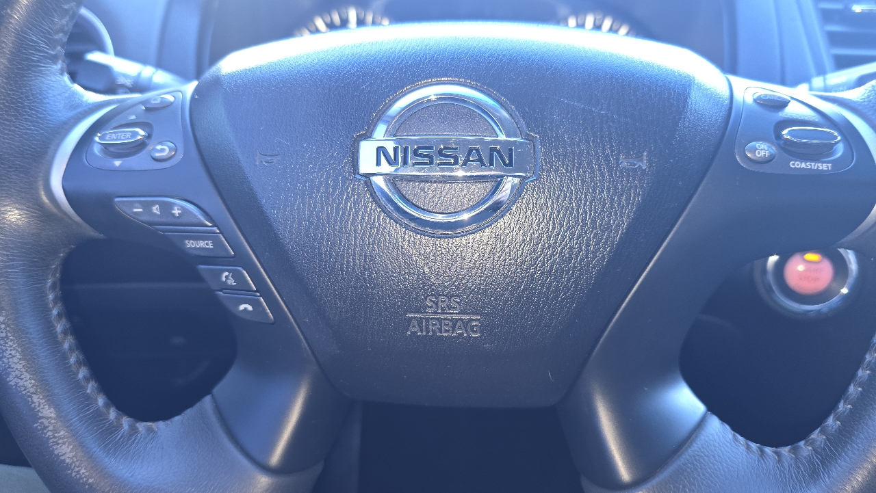 Nissan Pathfinder SV 4WD 2015