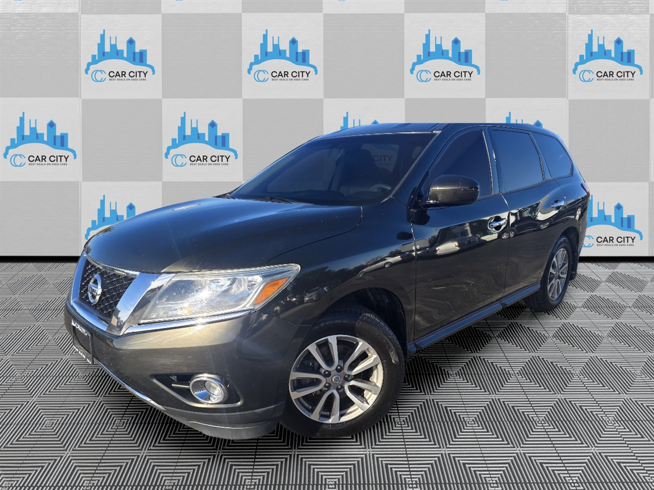 Nissan Pathfinder SV 4WD 2015