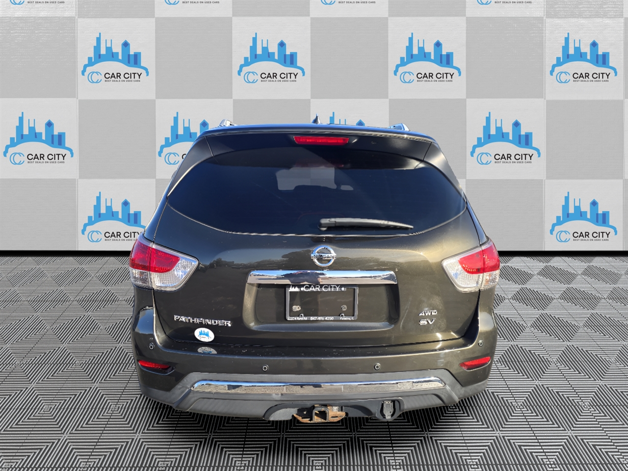 Nissan Pathfinder SV 4WD 2015