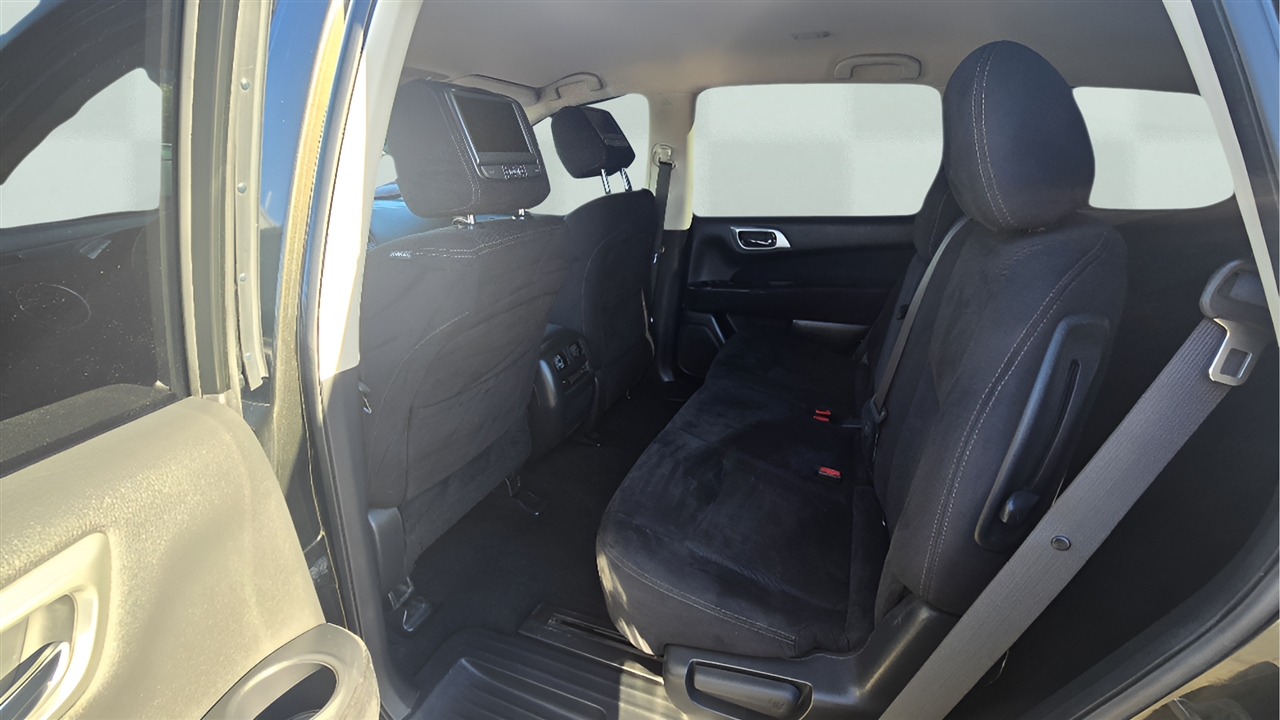 Nissan Pathfinder SV 4WD 2015