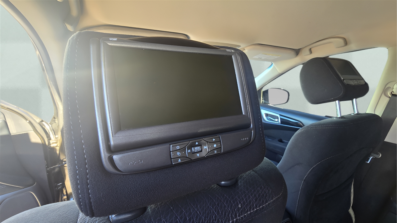 Nissan Pathfinder SV 4WD 2015