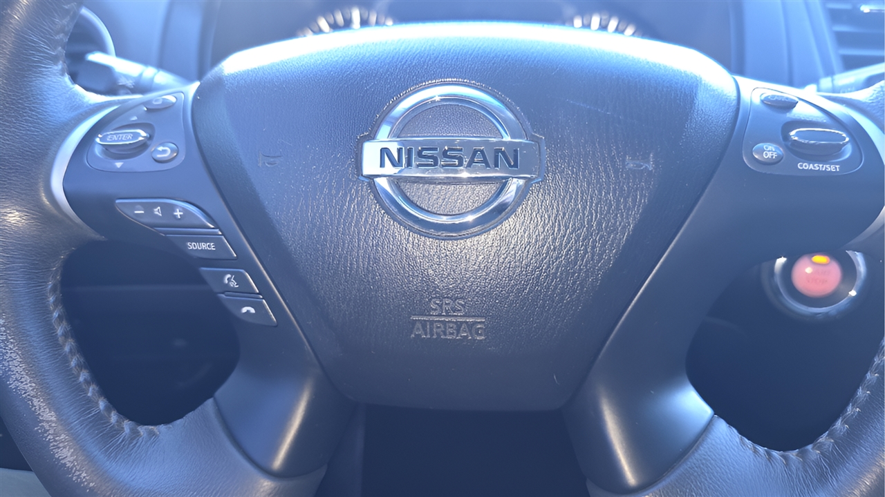 Nissan Pathfinder SV 4WD 2015