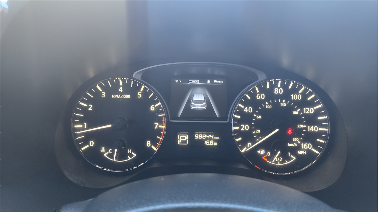 Nissan Pathfinder SV 4WD 2015