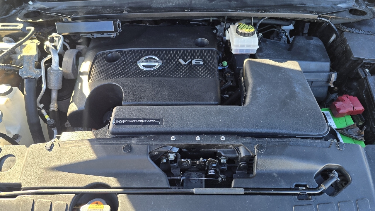 Nissan Pathfinder SV 4WD 2015