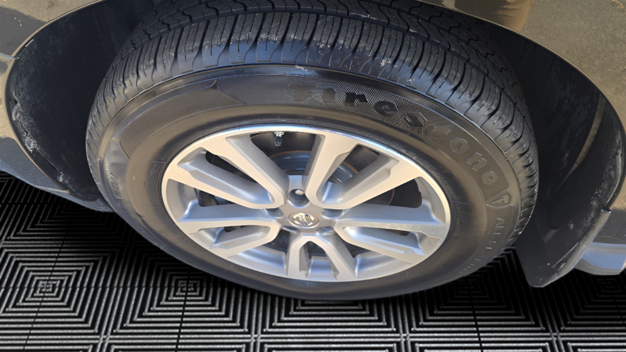 Nissan Pathfinder SV 4WD 2015