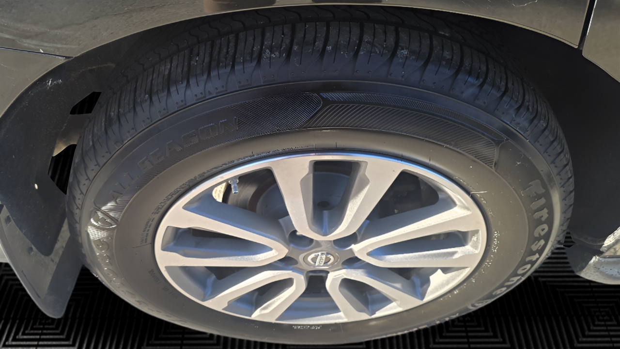 Nissan Pathfinder SV 4WD 2015