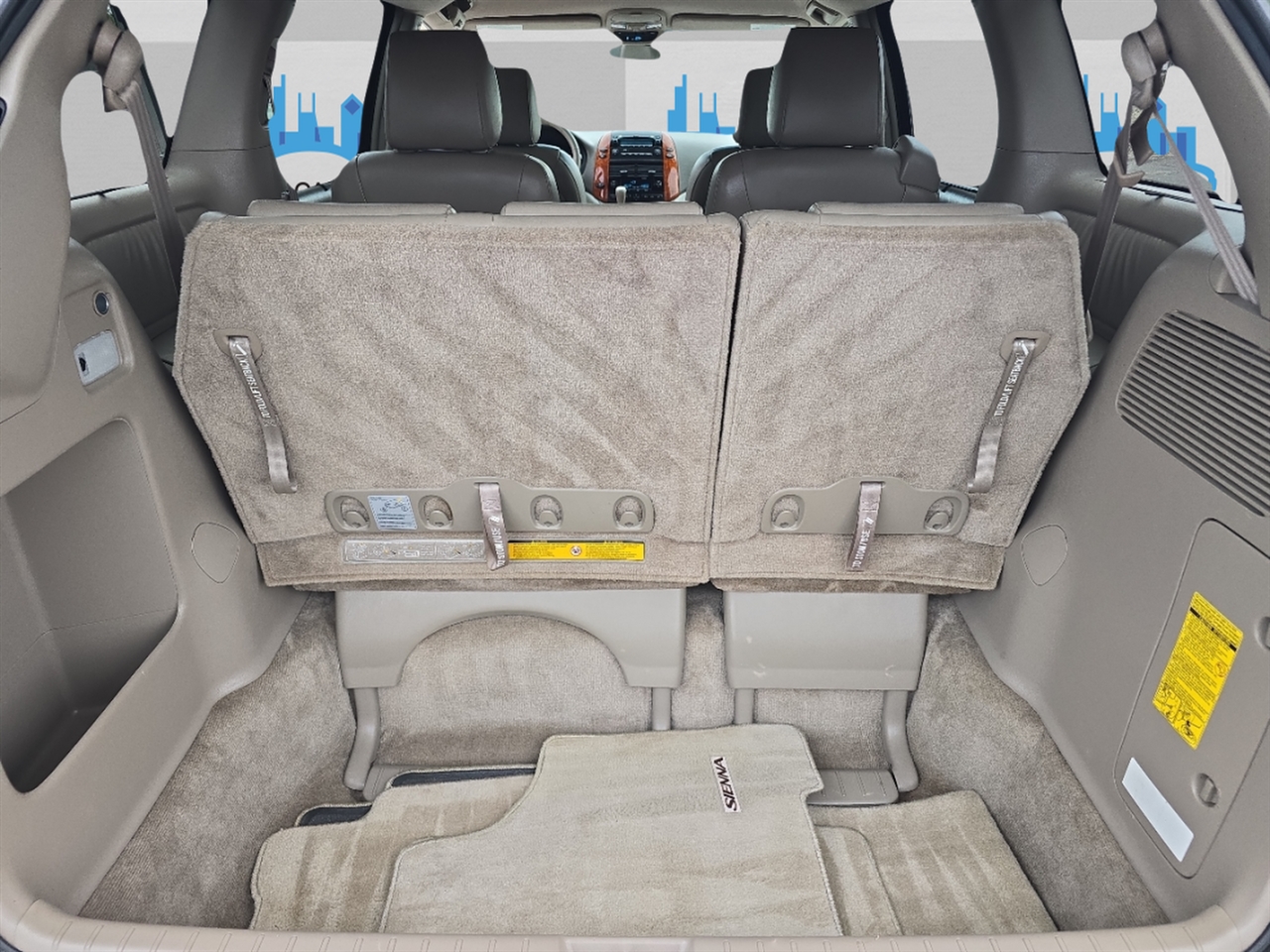 Toyota Sienna XLE FWD 2010