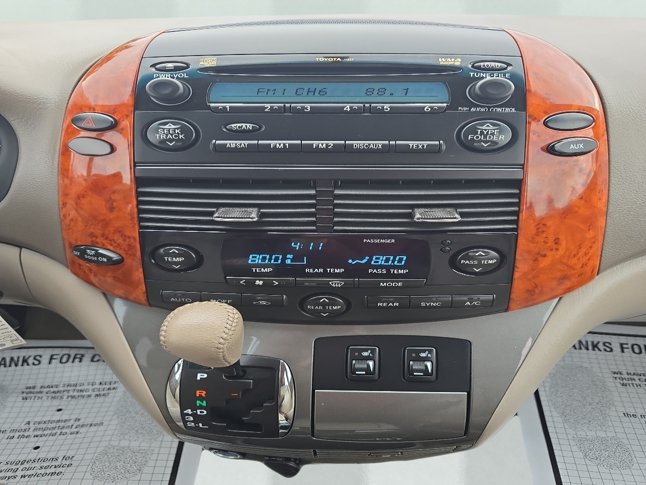 Toyota Sienna XLE FWD 2010