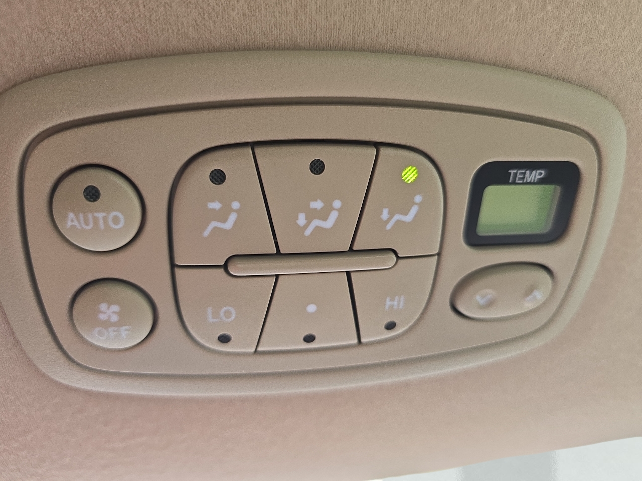 Toyota Sienna XLE FWD 2010