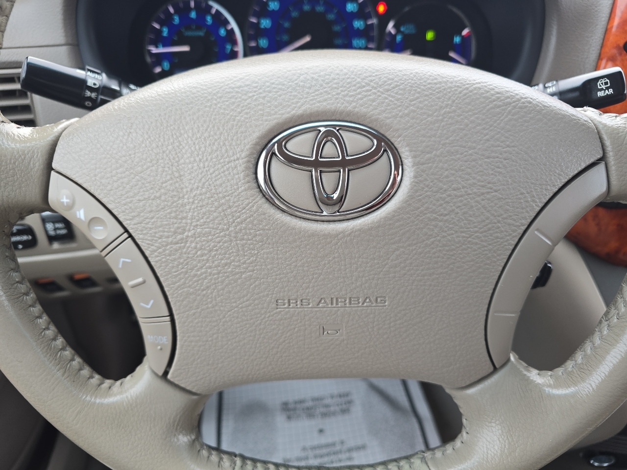 Toyota Sienna XLE FWD 2010