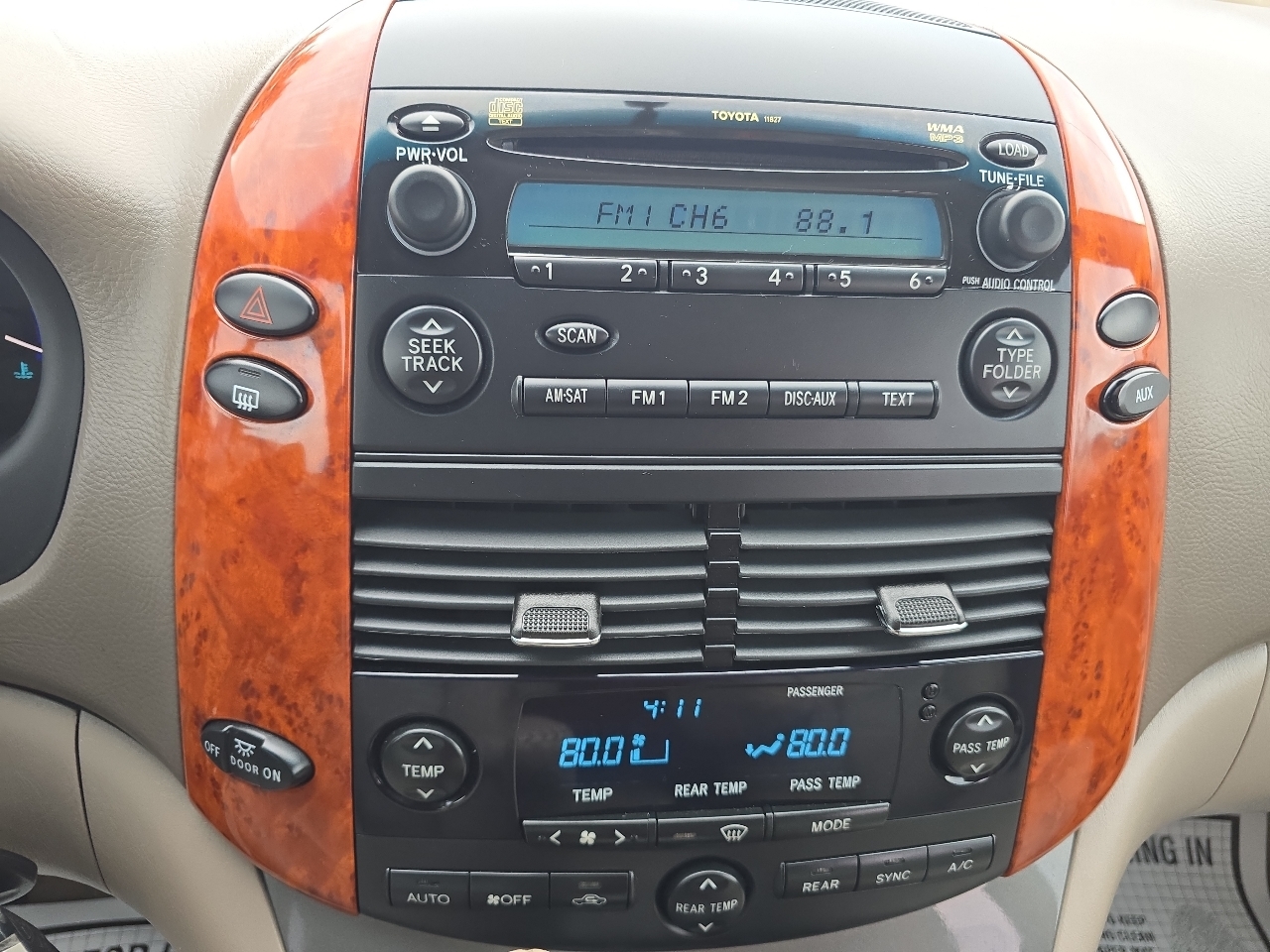 Toyota Sienna XLE FWD 2010