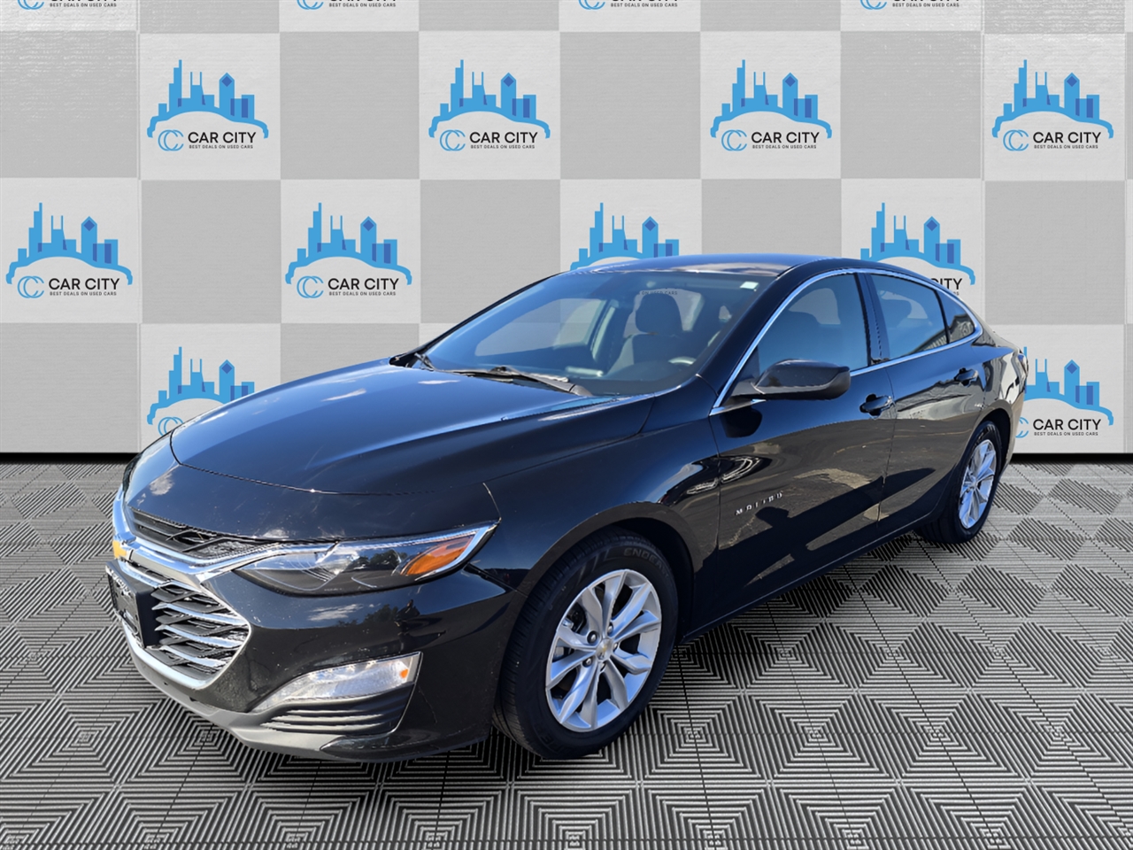 2022 Chevrolet Malibu 1LT photo 2