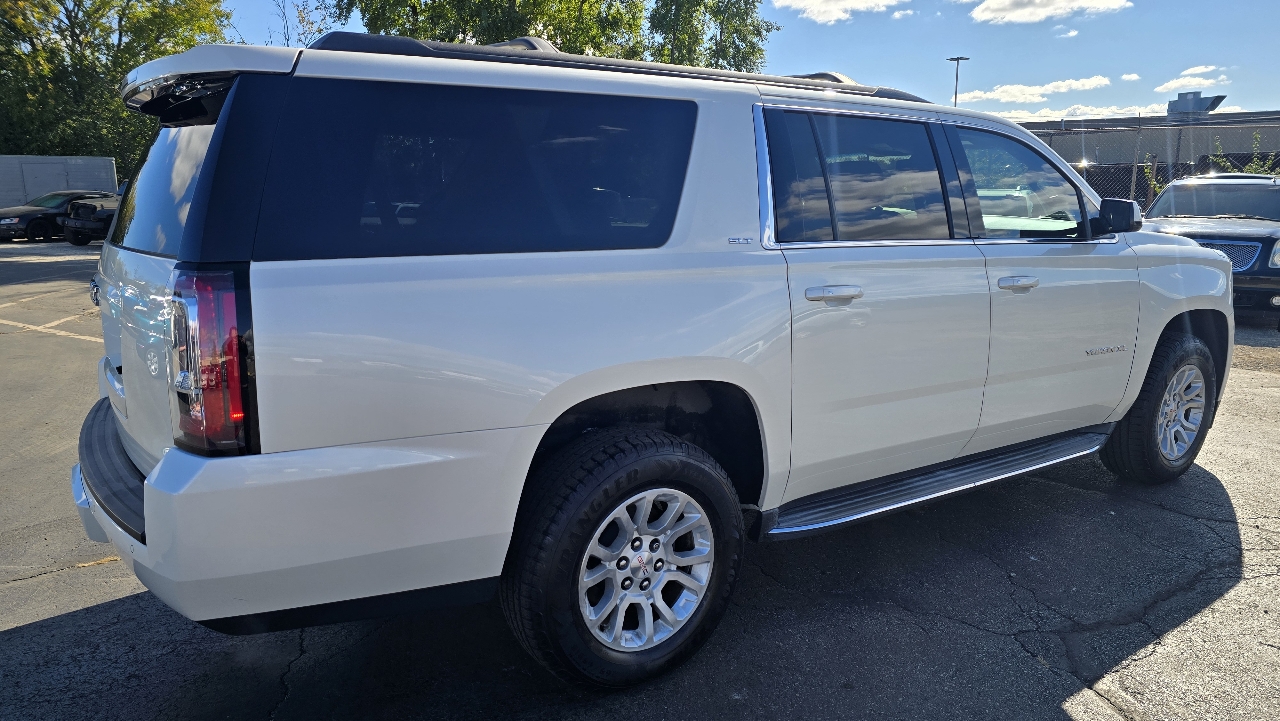 GMC Yukon XL SLT 1/2 Ton 4WD 2015