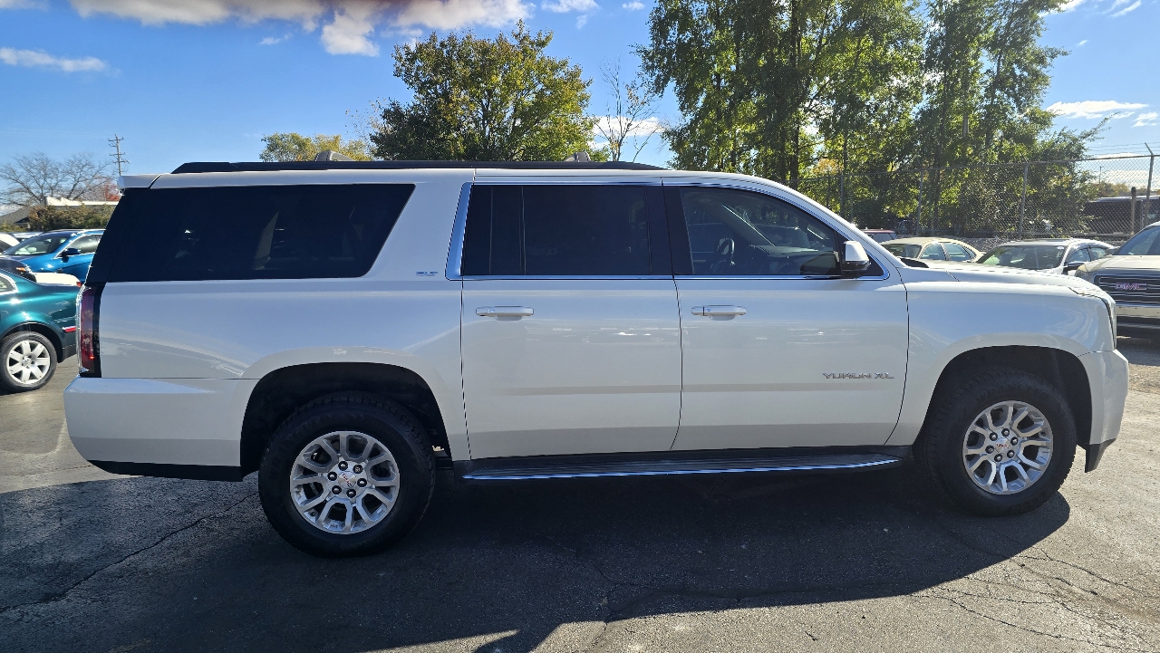 GMC Yukon XL SLT 1/2 Ton 4WD 2015