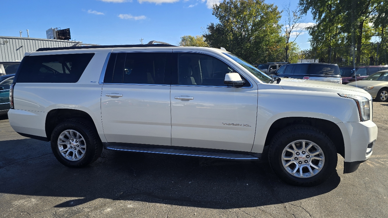 GMC Yukon XL SLT 1/2 Ton 4WD 2015