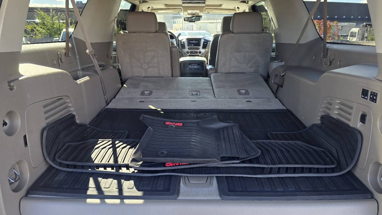 GMC Yukon XL SLT 1/2 Ton 4WD 2015