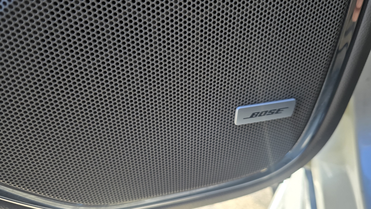 GMC Yukon XL SLT 1/2 Ton 4WD 2015