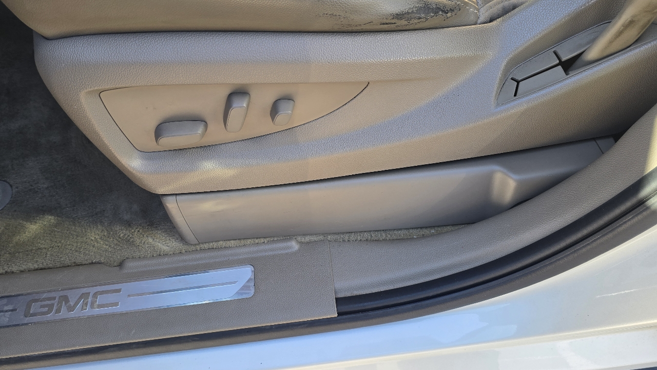 GMC Yukon XL SLT 1/2 Ton 4WD 2015