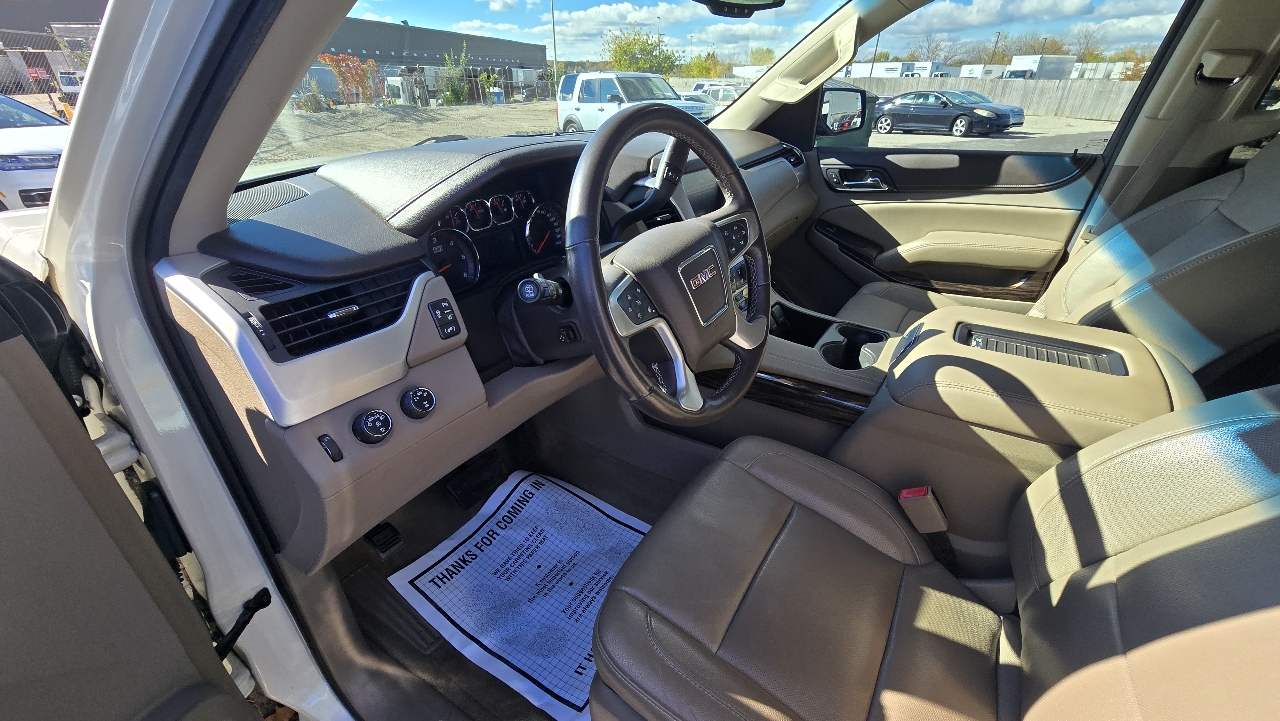 GMC Yukon XL SLT 1/2 Ton 4WD 2015