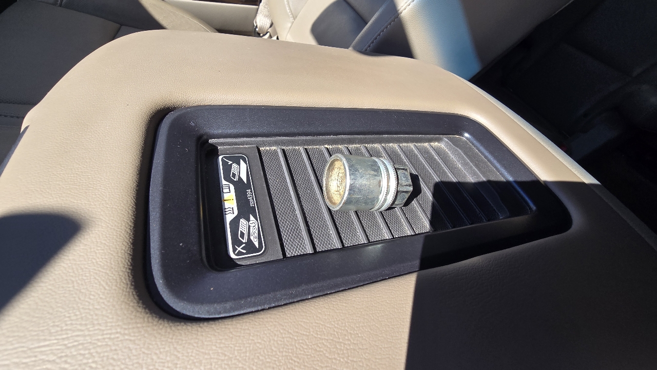 GMC Yukon XL SLT 1/2 Ton 4WD 2015