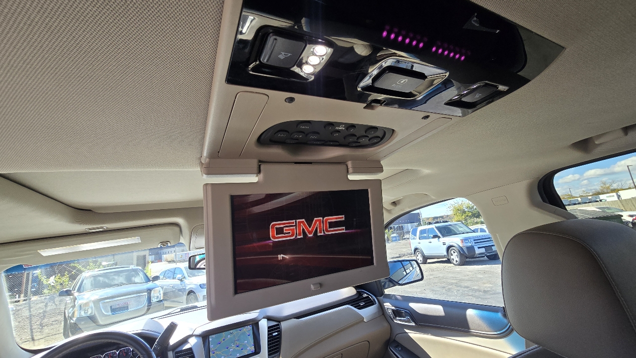 GMC Yukon XL SLT 1/2 Ton 4WD 2015