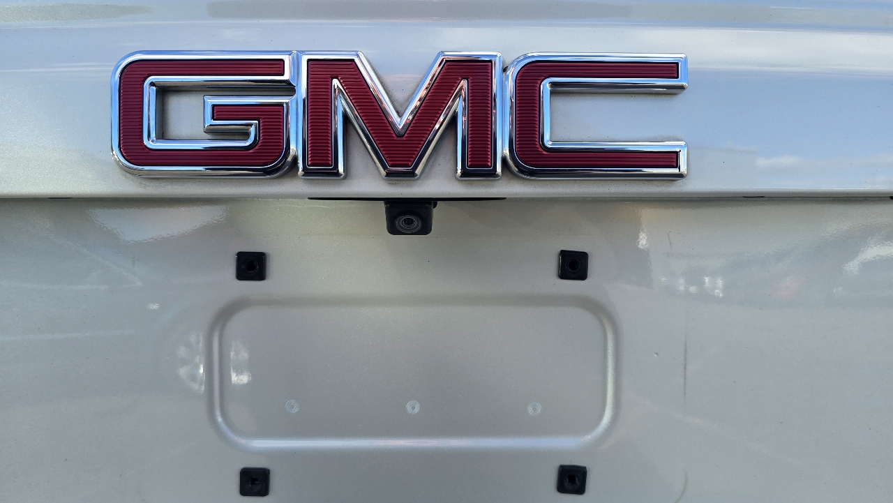 GMC Yukon XL SLT 1/2 Ton 4WD 2015