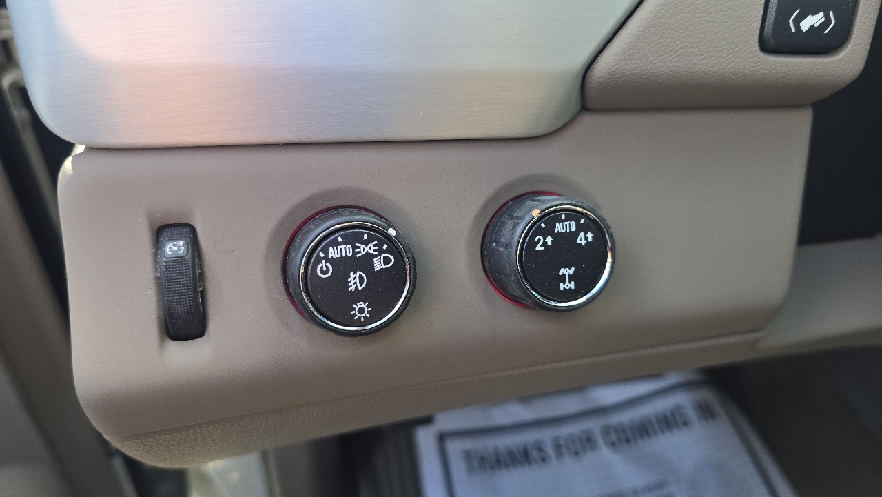 GMC Yukon XL SLT 1/2 Ton 4WD 2015