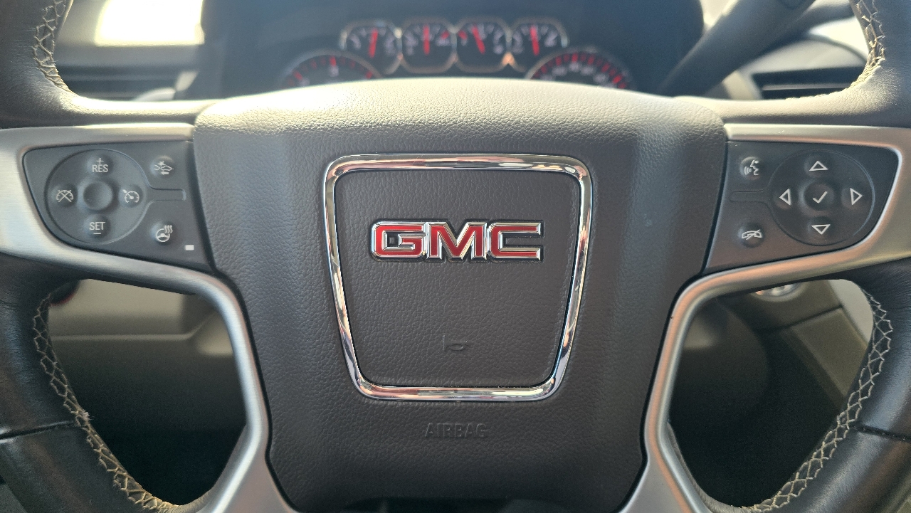 GMC Yukon XL SLT 1/2 Ton 4WD 2015